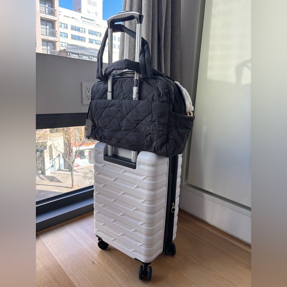 Marc Jacobs Unisex Medium Grey Quilted Weekender Tote Bag - Picture 7 of 15